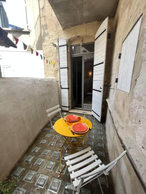 "La Maison Jaune" Arles Centre Terrasse Extérieur photo