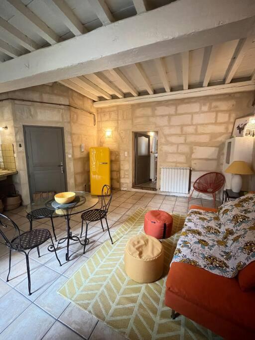"La Maison Jaune" Arles Centre Terrasse Extérieur photo