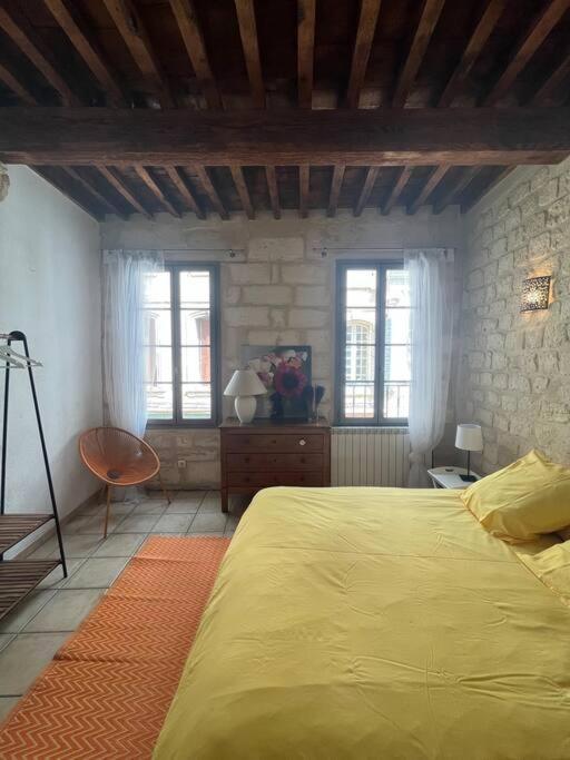 "La Maison Jaune" Arles Centre Terrasse Extérieur photo